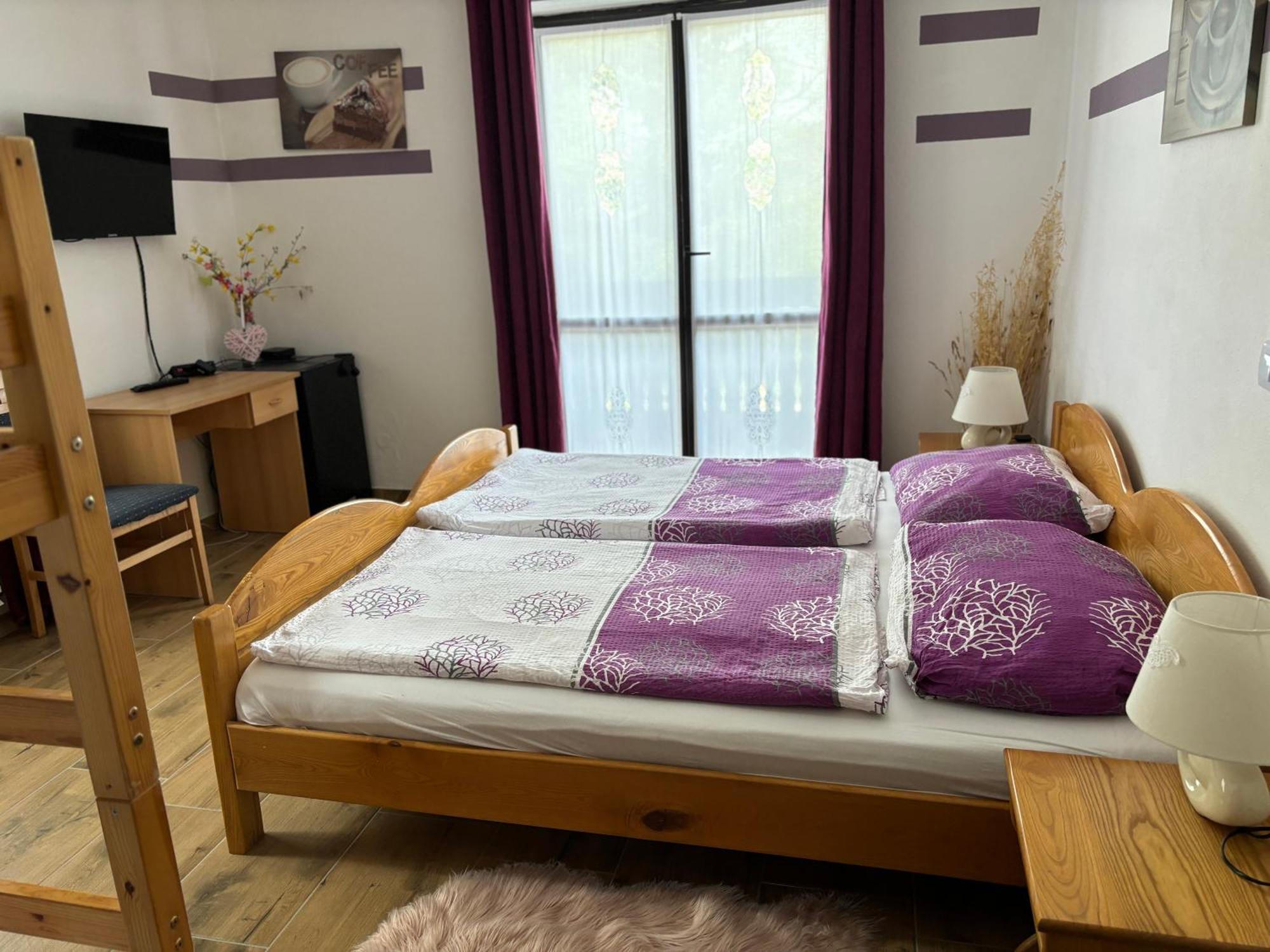 Guest House Kmecki Hram Fortuna Idrija Eksteriør bilde