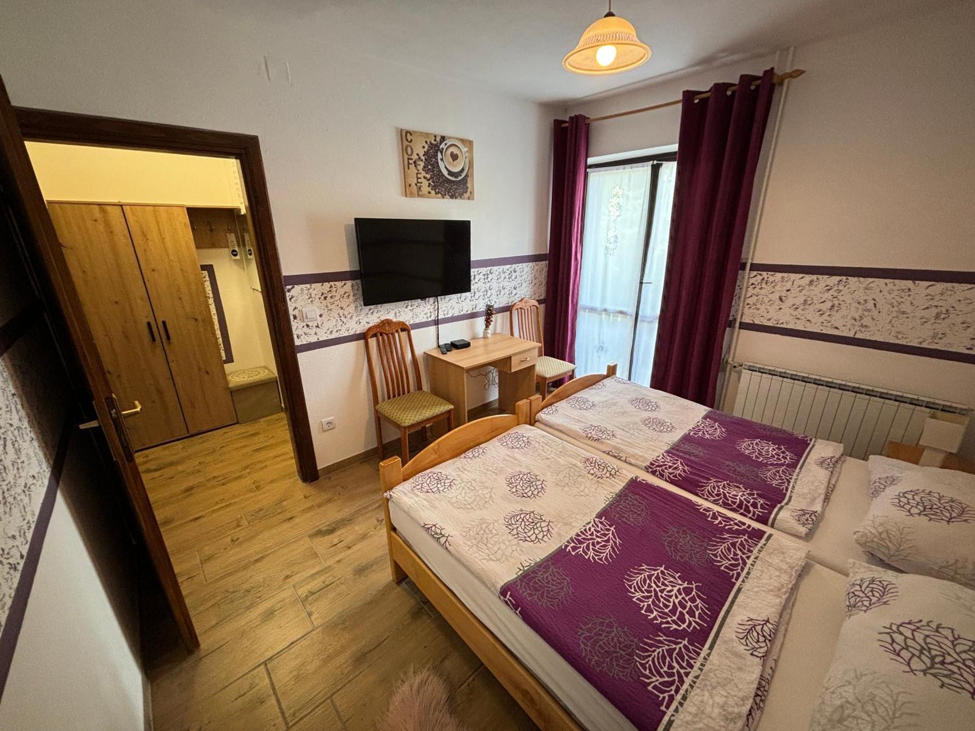 Guest House Kmecki Hram Fortuna Idrija Eksteriør bilde