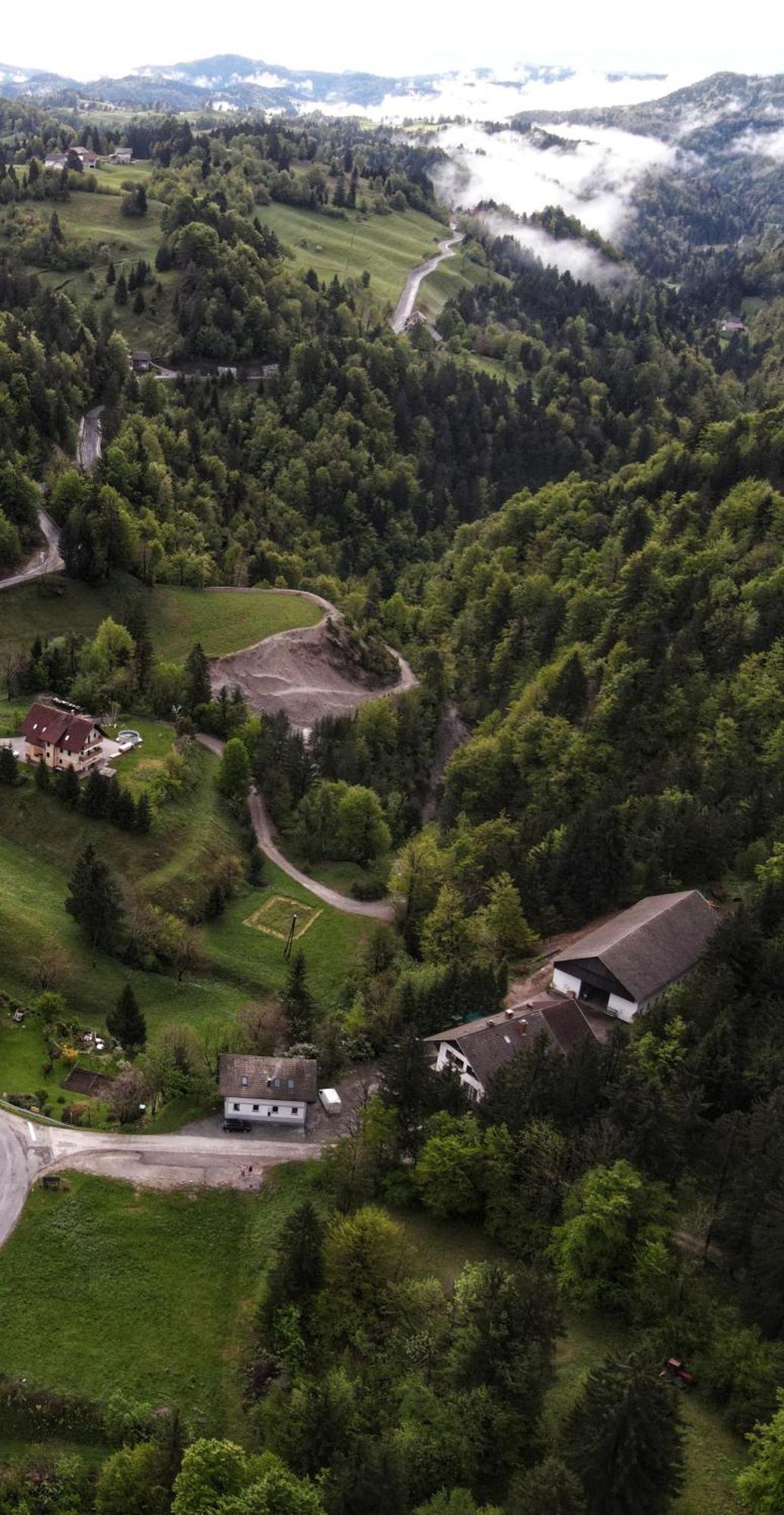 Guest House Kmecki Hram Fortuna Idrija Eksteriør bilde