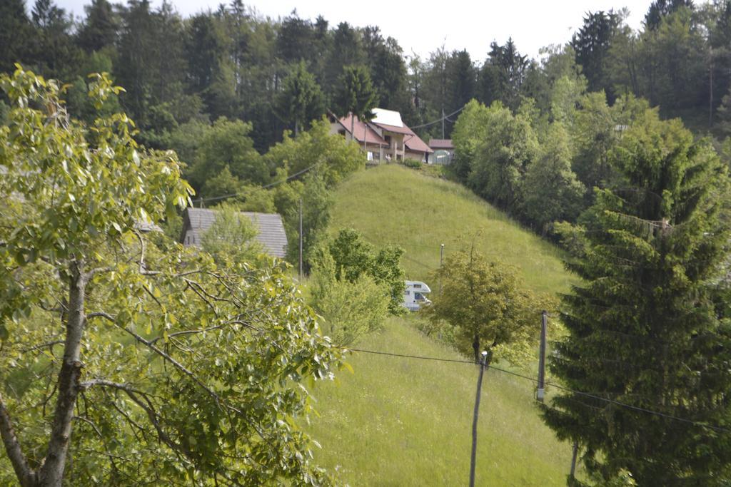 Guest House Kmecki Hram Fortuna Idrija Eksteriør bilde