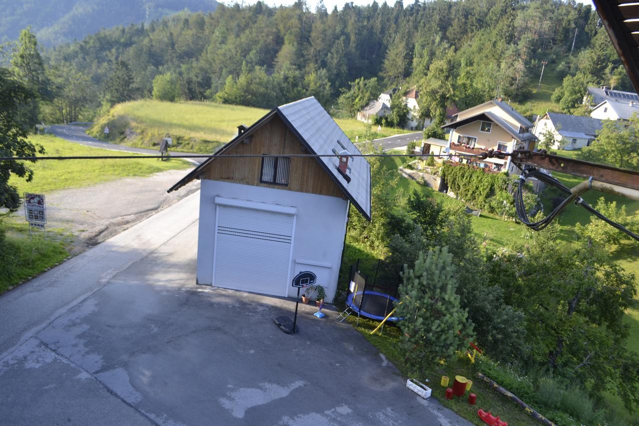 Guest House Kmecki Hram Fortuna Idrija Eksteriør bilde